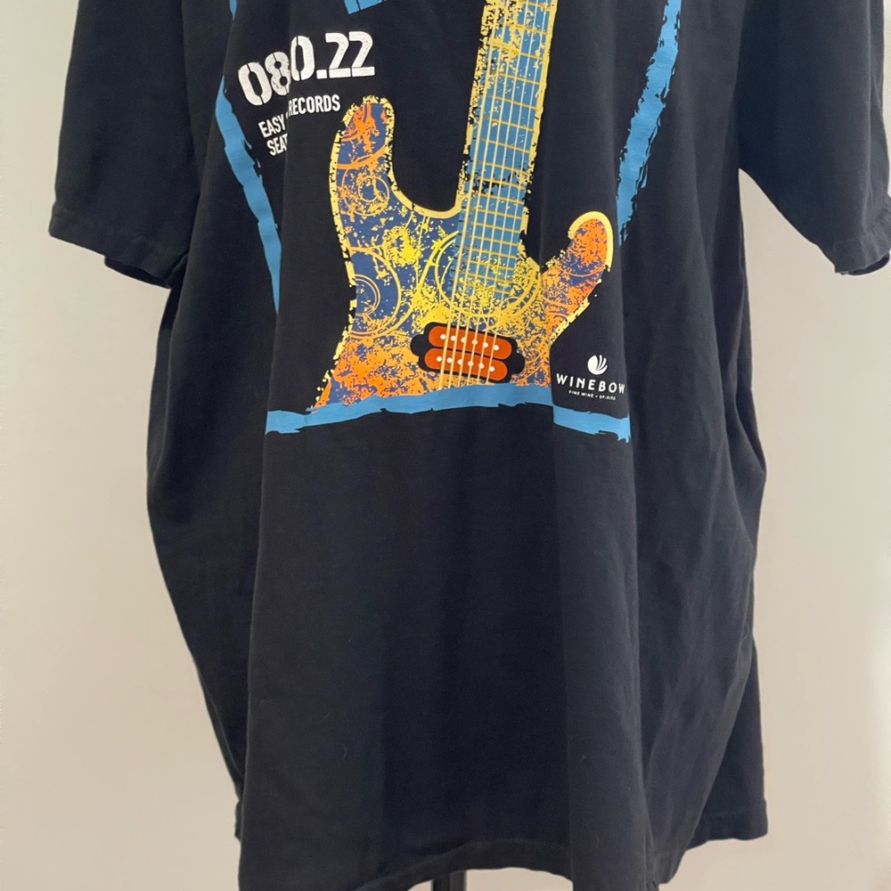 Comfort Colors XL Winebow Live 2022 Black Graphic T-Shirt with Guitar Design 559 - Picture 3 of 7